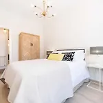 Boutique Calma Nerea By Kubik Caces